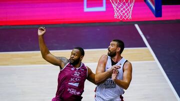 Marc Gasol, ante Shaquille O'Neal en el Girona-Lleida.