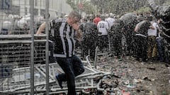 Turkish police fire tear gas at Besiktas fans