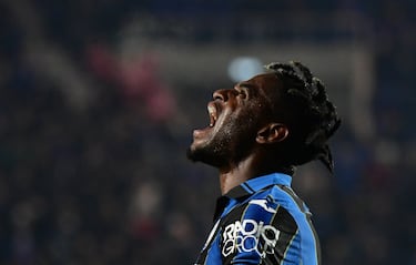 El delantero colombiano anotó un gol y realizó una asistencia en el empate 2-2 de Atalanta frente al Manchester United en Champions League.