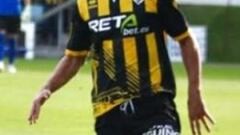 Carlos Pomares, durante un partido con el Barakaldo