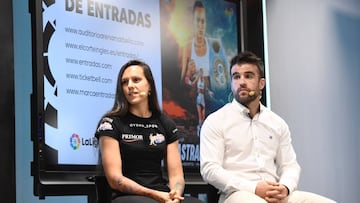 Joana Pastrana y Nicolás González en el anuncio de su próximo combate.