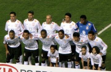 Tal vez el equipo más popular de Brasil descendió en 2007. Hizo 44 puntos en toda la temporada finalizando en el 17º puesto. Ganó 10 partidos, empató 14 y perdió 14. En 2009 regresó a primera división.