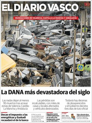 “No camináis solos”: la prensa copa sus portadas con la catástrofe de la DANA