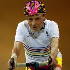 Robert Marchand se sube de nuevo a la bici con casi 107 años