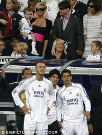 Tom Cruise apoyando a su amigo Beckham en el Bernabeu. 