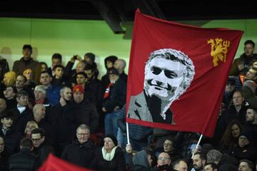Not always happy | A banner showing a smiling Mourinho is displayed in the crowd during a Premier League match.