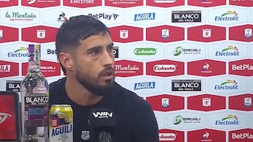 Un poco ofuscado por el arbitraje, tuvo esta actitud en su primera intervención.