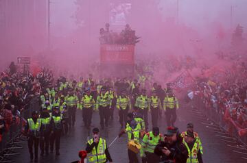 La ciudad de Liverpool volcada con el conjunto Red tras conseguir el vigsimo titulo de liga de su historia.