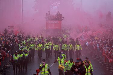 La ciudad de Liverpool volcada con el conjunto Red tras conseguir el vigésimo titulo de liga de su historia.