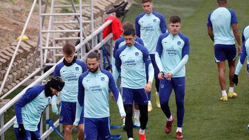 Los futbolistas del Atlético, en el entrenamiento de ayer.