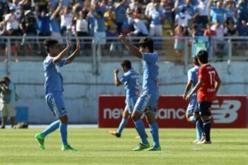 El jugador de O'Higgins, Osorio y ACevedo, celebra su gol contra Universidad Católica.