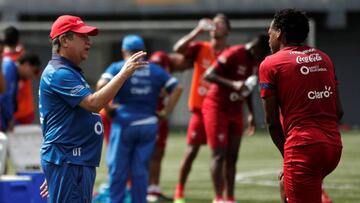 El próximo presidente de la FEF definirá el futuro de 'Bolillo'