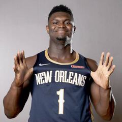 What are the details of the weight clause on Zion Williamson’s $193 million contract with the New Orleans Pelicans?