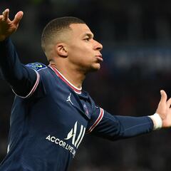 Mbappé's mother denies claims Real Madrid target has agreed PSG contract