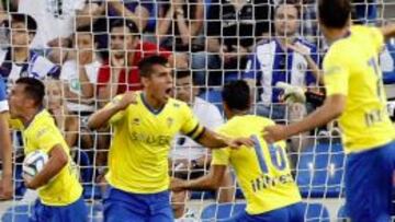El Cádiz elimina al Hércules con un penalti inexistente y hubo lío