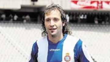 <b>MARATÓN. </b>Rufete tuvo una jornada maratoniana. Por la mañana fue presentado en Montjuïc como nuevo futbolista del Espanyol. Posteriormente, viajó a Peralada, en donde se incorporó al resto de sus nuevos compañeros. Por la tarde, tras una sesión de gimnasio, se ejercitó por vez primera como perico.