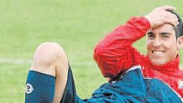 <b>ESPERANDO. </b>Raúl García se entrenaba ayer con Osasuna ajeno al 'affaire' sobre su futuro.