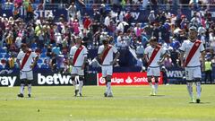 La cara de desesperaci&oacute;n de los jugadores del Rayo tras caer en el Ciutat.
 