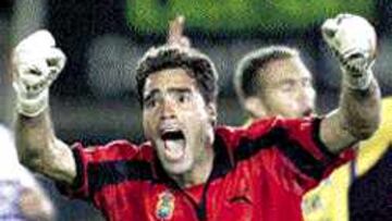 DOS ANTE EL MADRID. De los veinte goles que ha recibido en esta temporada Nacho González, dos los recibió en el partido que Las Palmas disputó ante el Madrid en la jornada seis. Zizou y Munitis fueron los goleadores de aquella noche.