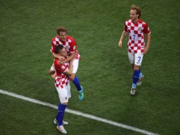 Los croatas celebran el gol.