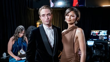 Robert Pattinson y Zendaya durante la 98.ª edición de los premios Oscar 2026 celebrados en el Dolby Theatre.