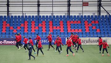 Jugadores del FC Minsk durante un entrenamiento.