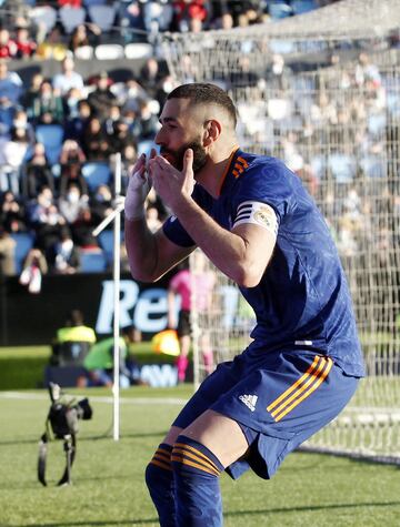 Benzema celebra el 1-2 al Celta. 