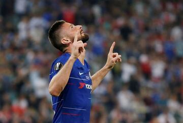 1-0. Olivier Giroud celebró el primer gol.