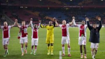 El Ajax aprovecha el tropiezo del Vitesse y es líder en solitario