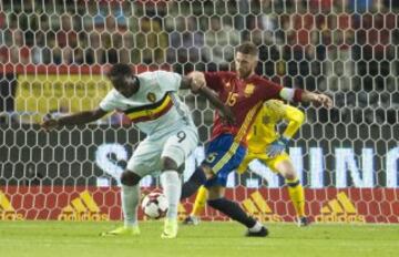 Sergio Ramos con Lukaku.