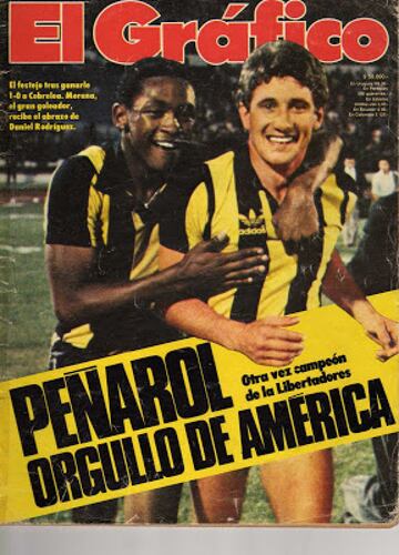 Portada de 1966. Dedicada a Peñarol, campeón de América aquel año