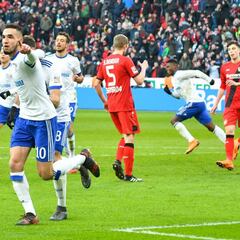 El Schalke caza al Dortmund; el colista remonta al Leipzig