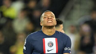 PARIS, FRANCE - OCTOBER 11: Kylian Mbappe of Paris Saint - Germain (PSG) in action during the UEFA Champions League soccer match between Paris Saint-Germain and Benfica at Parc des Princes stadium in Paris, France on October 11, 2022. (Photo by Mustafa Yalcin/Anadolu Agency via Getty Images)