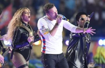 Beyoncé, Bruno Mars y Coldplay actuaron conjuntamente en el show de la Super Bowl.