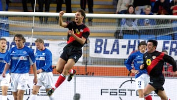 Bolo celebra su gol al Molde con Cembranos.