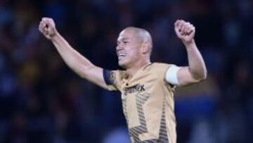 Darío Verón celebra su gol ante Emelec