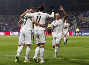 0-3. Benzema celebró el tercer gol.