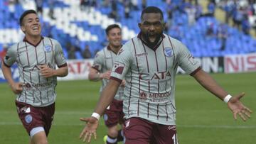 El 'Morro' García sobre la bocina da el triunfo al 'Tomba'