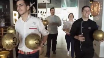 CR7 regala balones de oro a los hu&eacute;spedes de sus hoteles. Imagen: Redes sociales