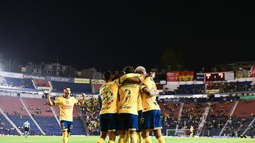 América festeja un gol en un estadio de la Ciudad de los Deportes casi vacío.