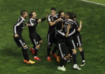0-1. Cristiano Ronaldo celebró el primer tanto del encuentro y su gol 300 con el conjunto blanco.