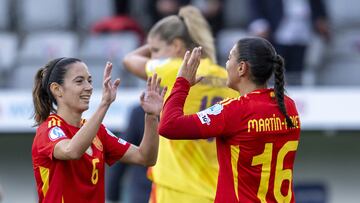 Thun (Switzerland), 07/07/2025.- Spain's Aitana Bonmati Conca (L) and Cristina Martin-Prieto Gutierrez celebrate winning the UEFA Women's EURO 2025 Group B soccer match between Spain and Belgium, in Thun, Switzerland, 07 July 2025. (Bélgica, España, Suiza) EFE/EPA/PETER SCHNEIDER EDITORIAL USE ONLY