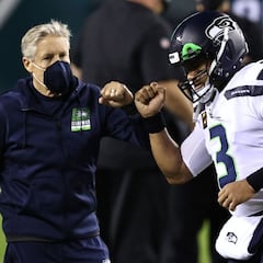 Reporte: Russell Wilson pidió que despidieran a su coach en Seattle