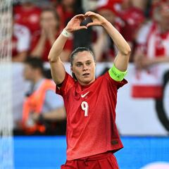 Pajor se despide de la Euro haciendo historia