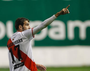 En 2011 ficha por el Rayo Vallecano, donde llegó a ser capitán y titular indiscutible, en la temporada 17/18 rescinde el contrato y posteriormente se retira en agosto de 2018. 