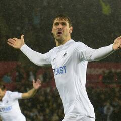 Llorente prolonga su despegue