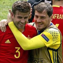 El irónico zasca de Casillas a Piqué por su renovación