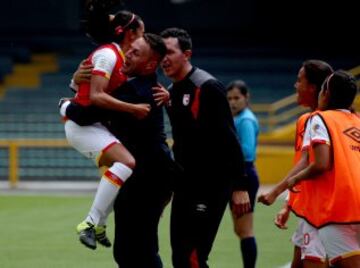 El fútbol femenino debuta en El Campín con triunfo de Santa Fe