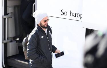 Isco pulls out of pre-derby training session with back pain