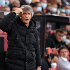 Pellegrini carga contra el césped en Vallecas: "Me parece una falta de respeto al espectáculo"